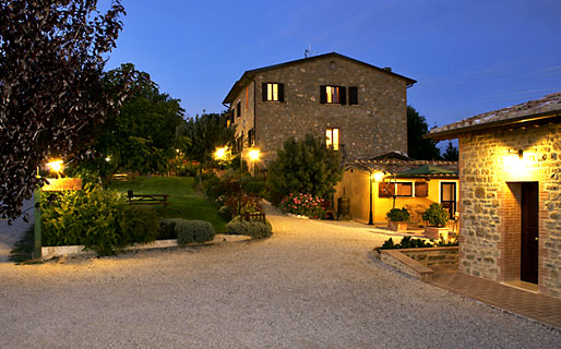 Hanno chiavato mia moglie nell'agriturismo - Arezzo Trasgressiva Hanno chiavato mia moglie nell'agriturismo - Arezzo Trasgressiva